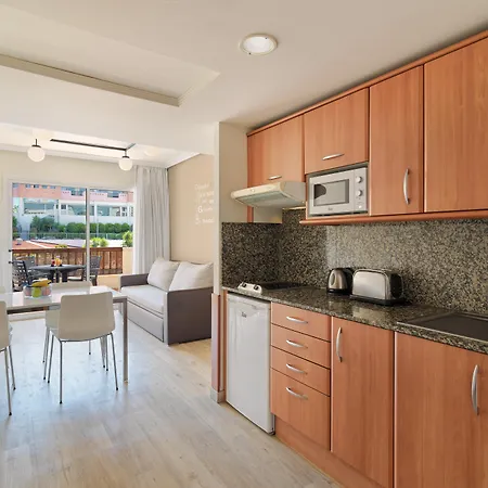 Hotel H10 Mediterranean Village Salou