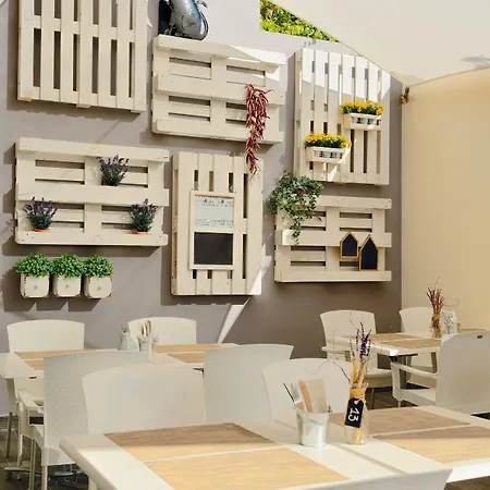 Hotel H10 Mediterranean Village 4*