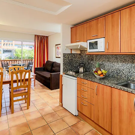 H10 Mediterranean Village Otel Salou